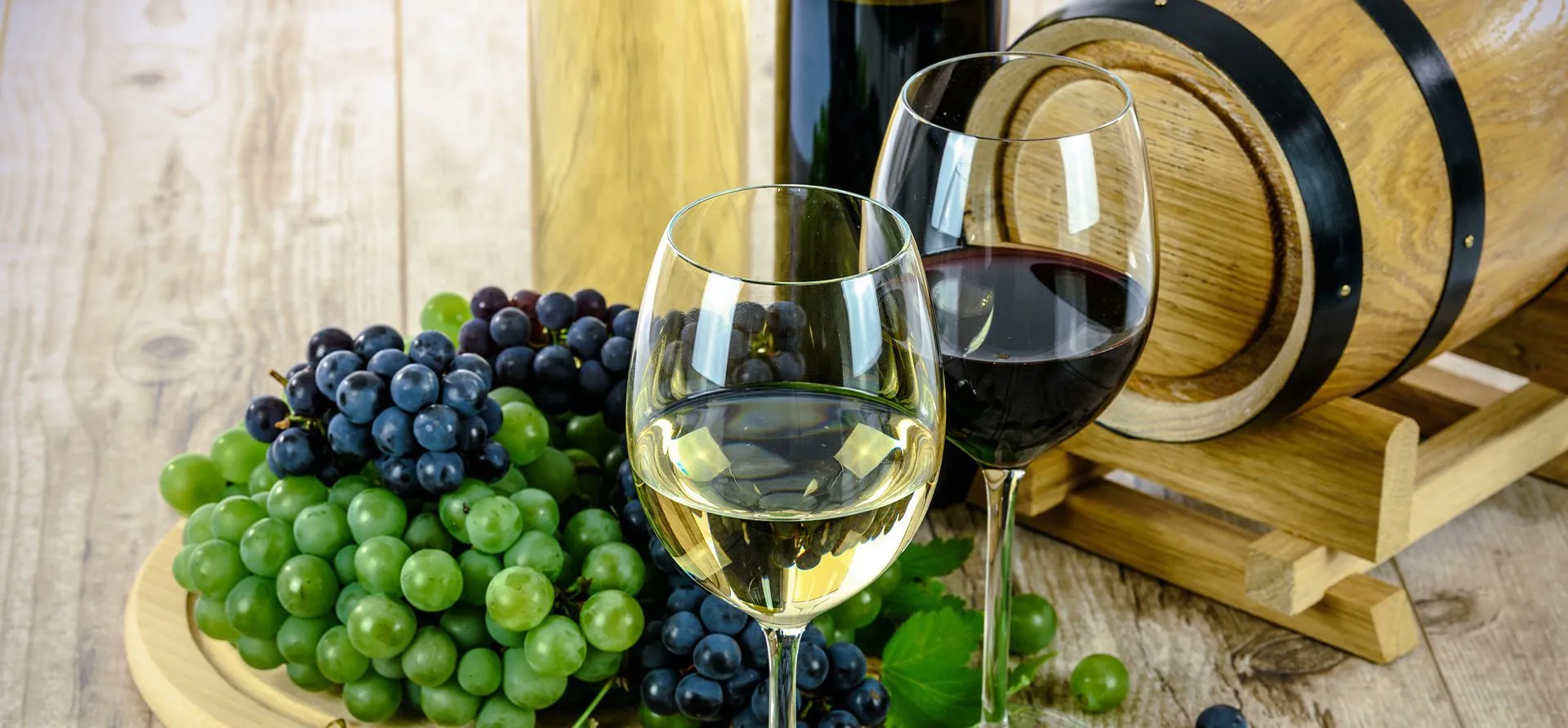 wijnproeverij ljubljana rode en witte wijn barell